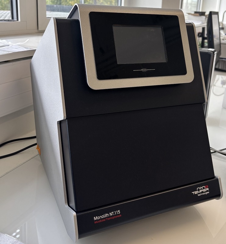 Photo of the Monolith NT.115 device from Nano Temper Technologies